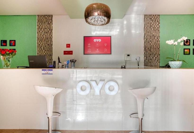 ホテル Royal By Oyo Rooms