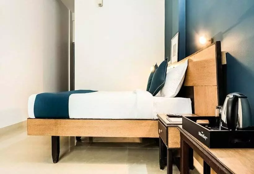 Hotelli Silverkey Executive Stays 45762 Accadia Residency