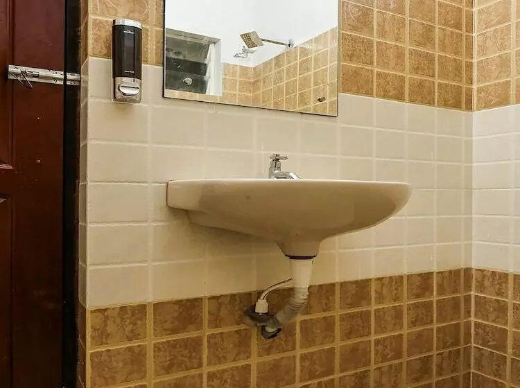 Hotelli Silverkey Executive Stays 45762 Accadia Residency