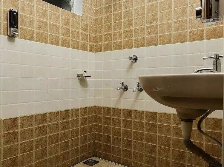 Hotelli Silverkey Executive Stays 45762 Accadia Residency