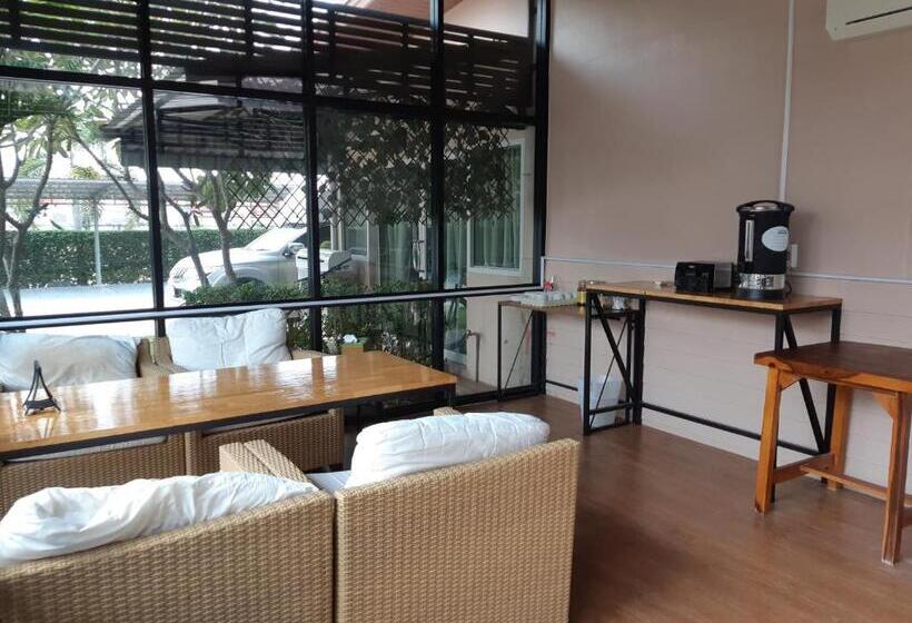 호텔 The Chill House