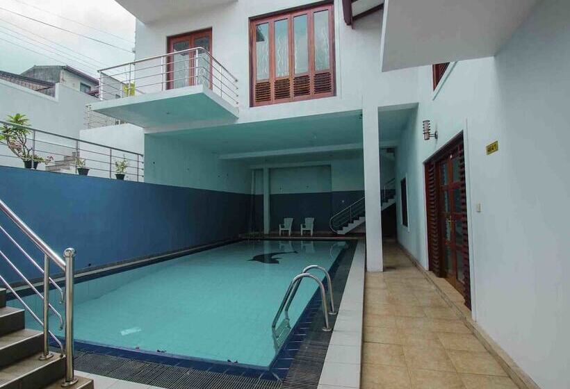 بنسيون Ayansa Villa