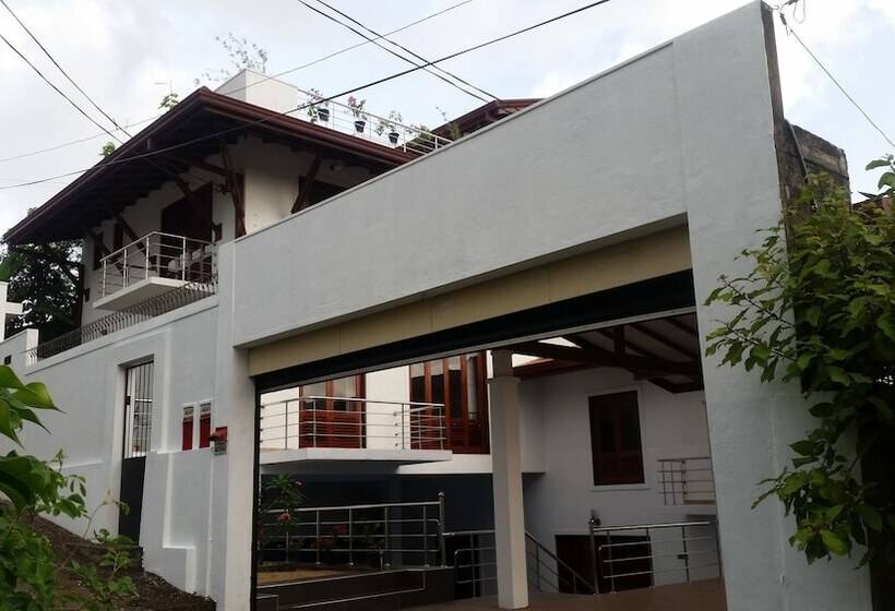 بنسيون Ayansa Villa