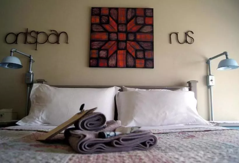 ペンション Homestead Guesthouse And Coffee Shoppe