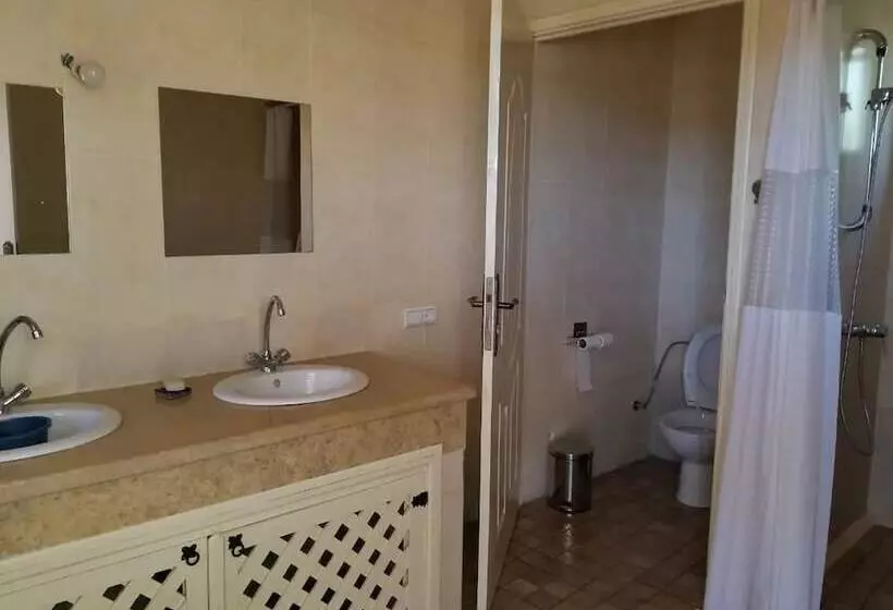 Majatalo Koom A Farm And A Retreat Center