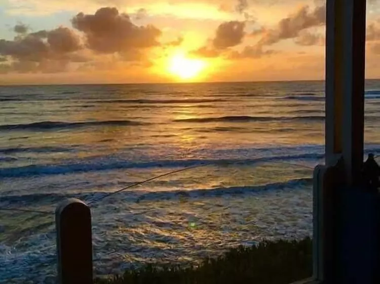 Majatalo La Ola Beach