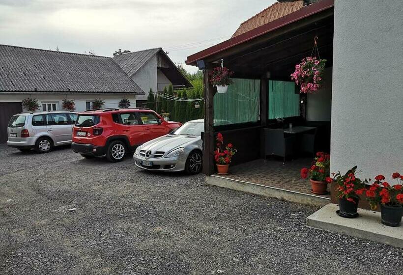 פנסיון Plitvice Mountain Spring