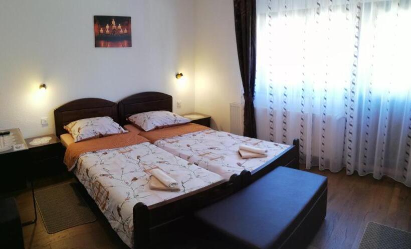 פנסיון Plitvice Mountain Spring