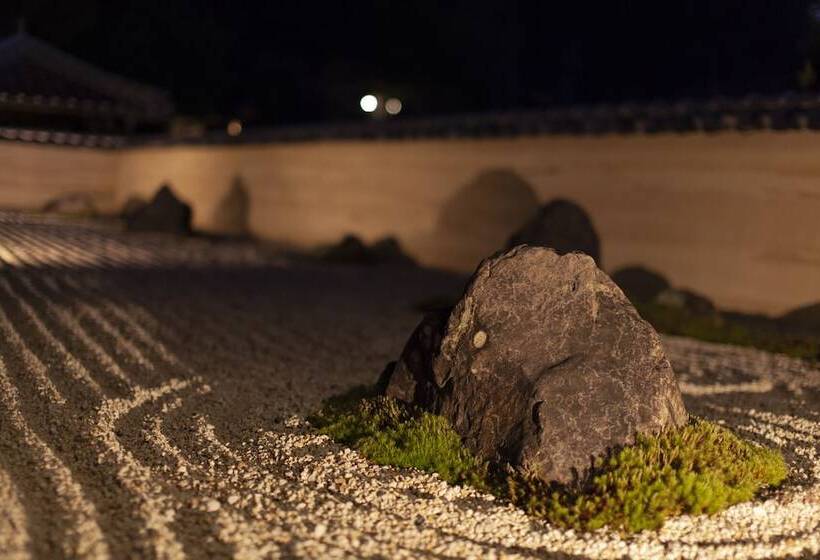 Ryokan Gokuraku Onsen Takumi No Yado