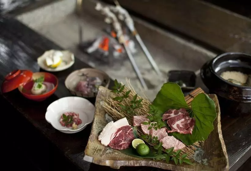 旅館 Gokuraku Onsen Takumi No Yado