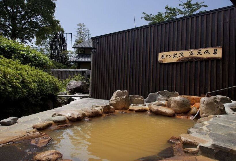 Ryokan Gokuraku Onsen Takumi No Yado