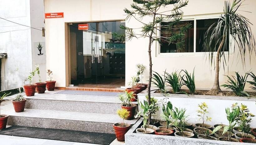 Se Hotel Grand Aryavart