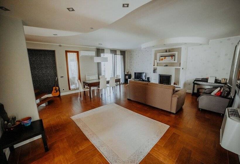 住宿加早餐  Stone House