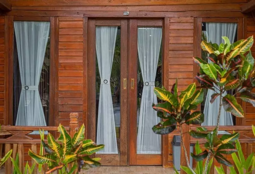 Aamiaismajoitus (B&B) The Sweet Corn Bungalow