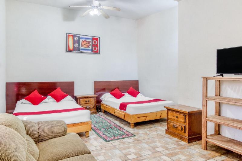 Отель Restaurante Y  Ancira