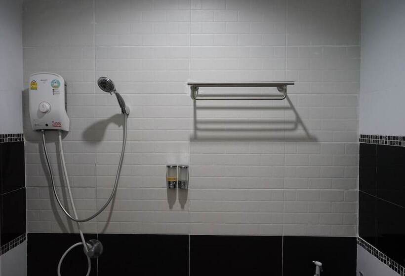 Hotel Chaiyai River Front