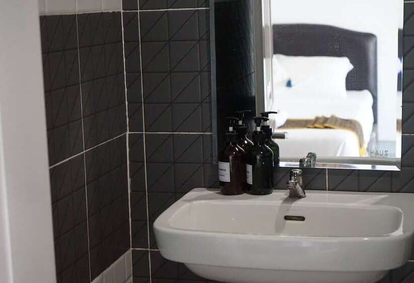 Hotel Chaiyai River Front