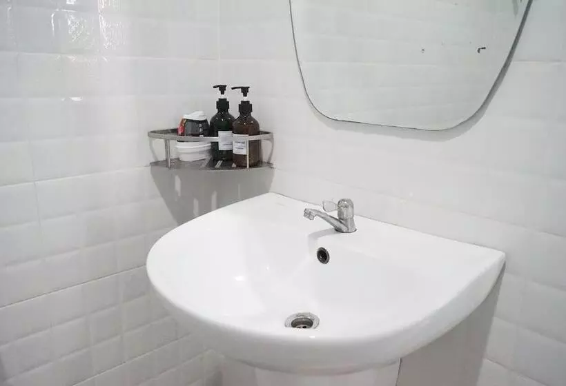 Hotelli Chaiyai River Front