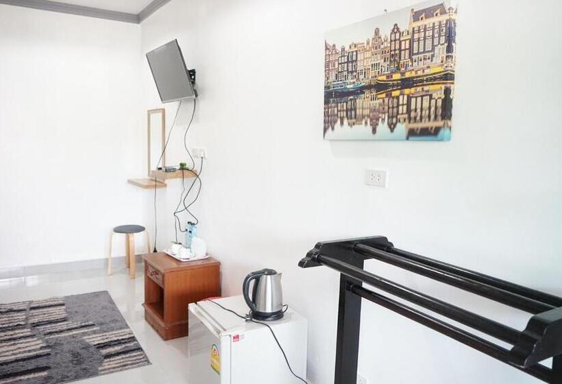 Hotel Chaiyai River Front