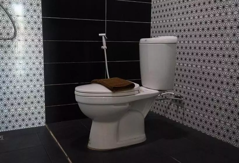 Hotelli Chaiyai River Front