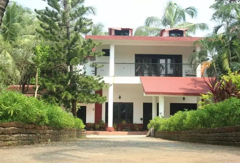 Hotelli Lsq Luxuria Villa