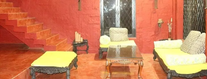 Hotelli Lsq Luxuria Villa