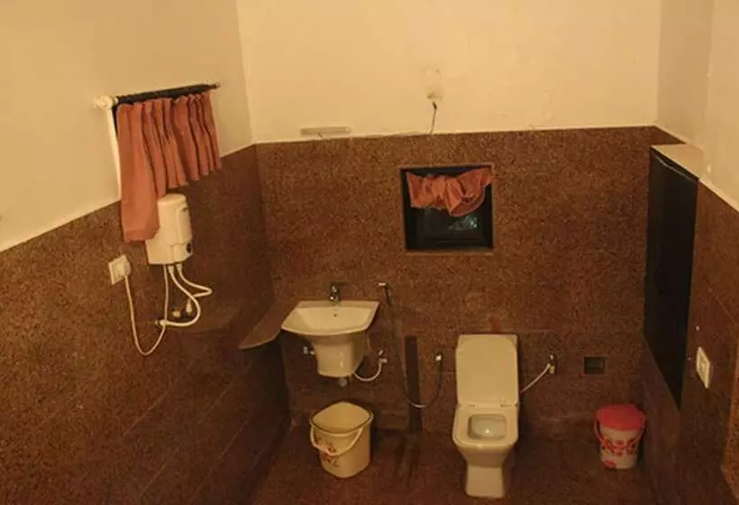 Hotelli Lsq Luxuria Villa