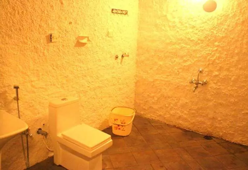 Hotelli Lsq Luxuria Villa