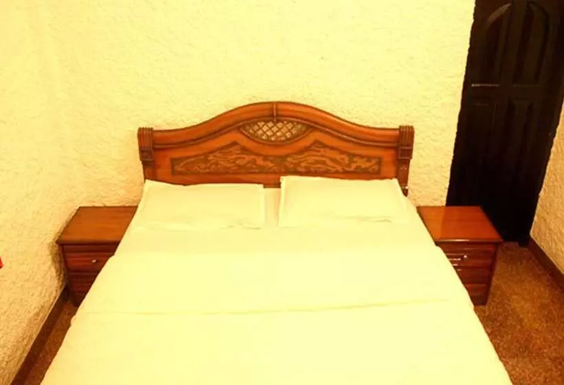 Hotelli Lsq Luxuria Villa