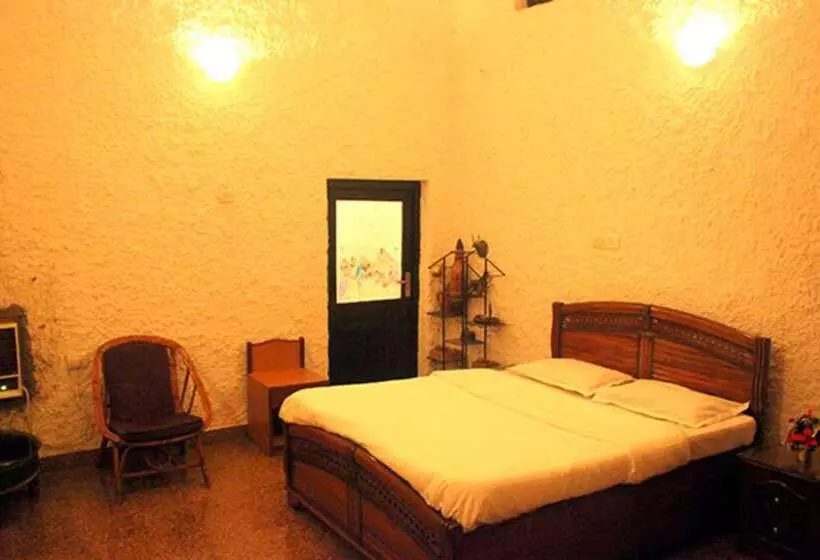 Hotelli Lsq Luxuria Villa