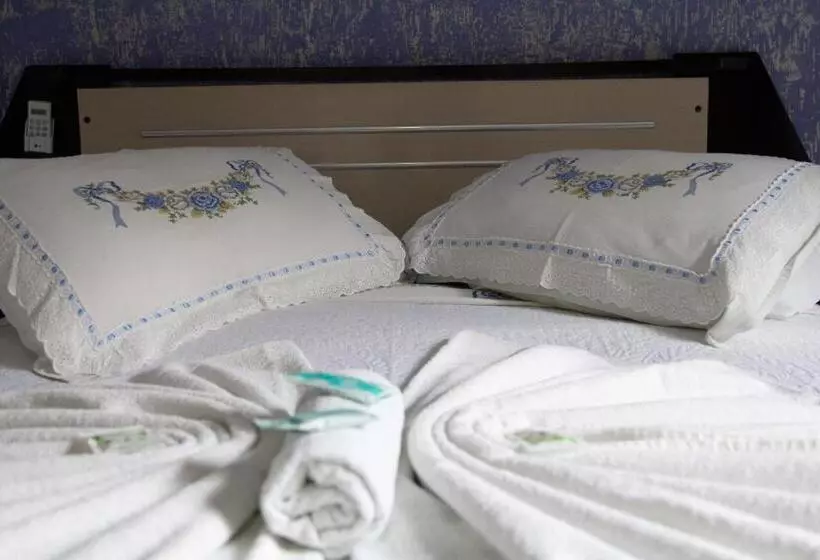 ホテル Pousada E Chalés Arco íris