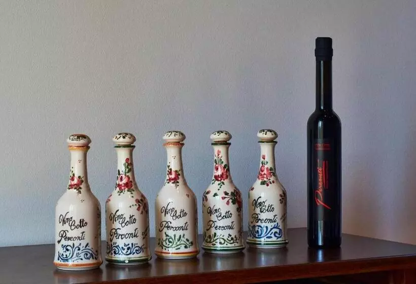 田舎風ホテル Azienda Agricola Perconti