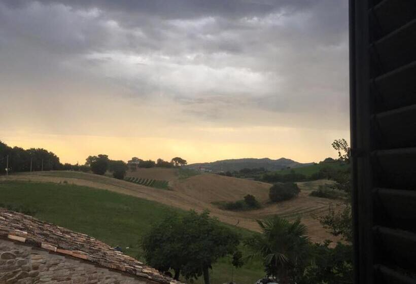 田舎風ホテル Azienda Agricola Perconti