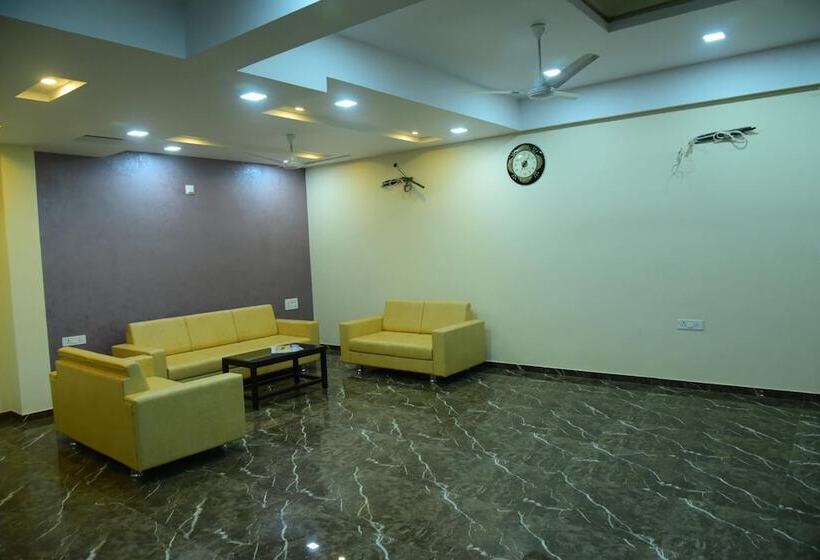 בית מלון כפרי Savera Palace