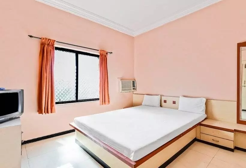 ホテル Spot On 48601 Shivneri Lodge
