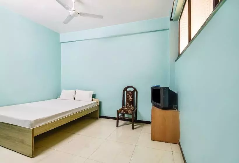 ホテル Spot On 48601 Shivneri Lodge