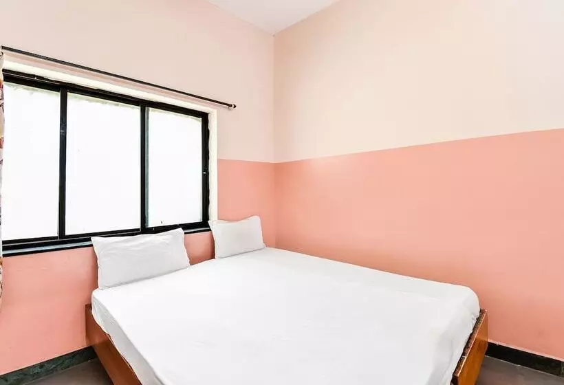 ホテル Spot On 48601 Shivneri Lodge