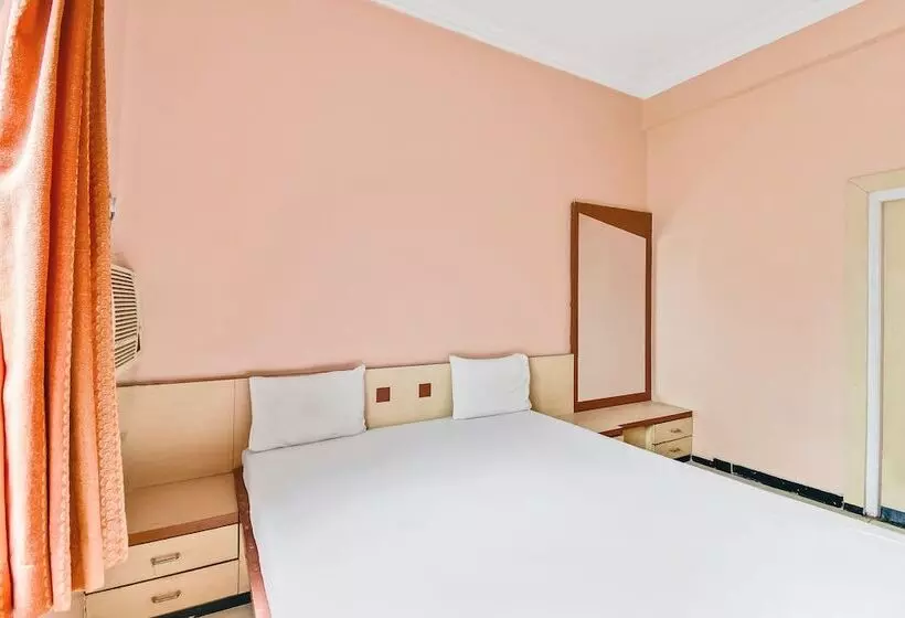 ホテル Spot On 48601 Shivneri Lodge