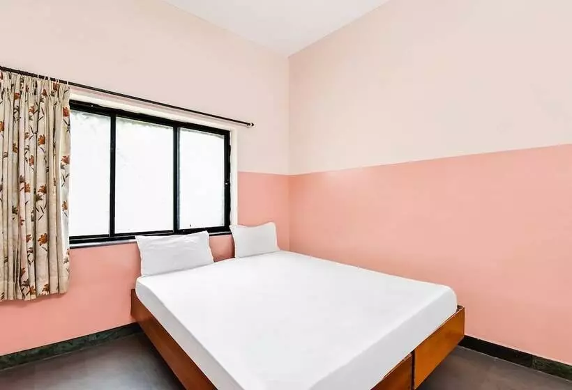 ホテル Spot On 48601 Shivneri Lodge