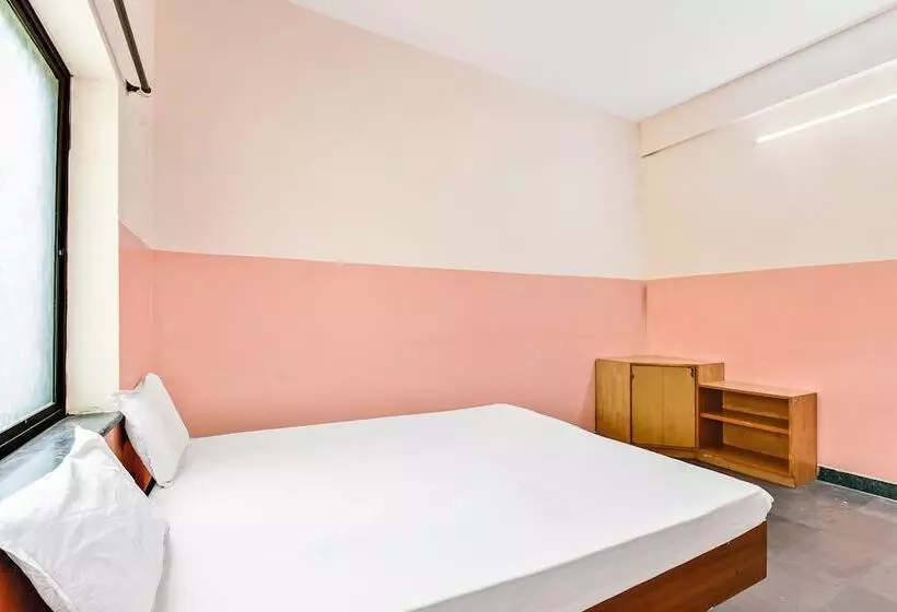 ホテル Spot On 48601 Shivneri Lodge