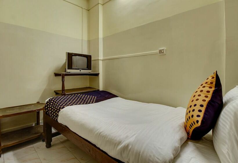 Spot On 60241 Hotel Hollywood