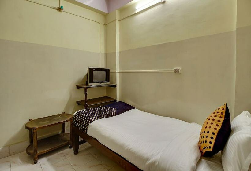 Spot On 60241 Hotel Hollywood