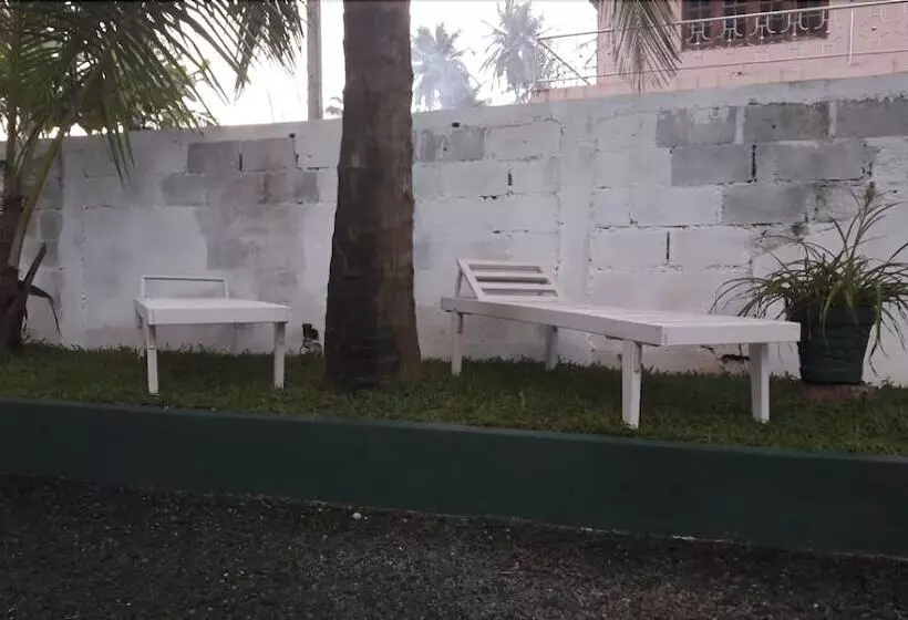 Majatalo Palm Hill Guest House