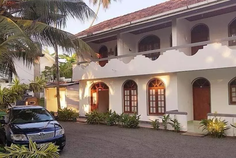 Majatalo Palm Hill Guest House