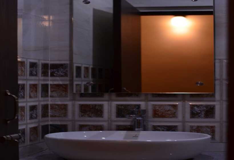 Rajnandini Hotel And Banquet