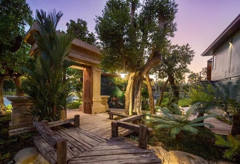 Tolopoti Hotel & Resort