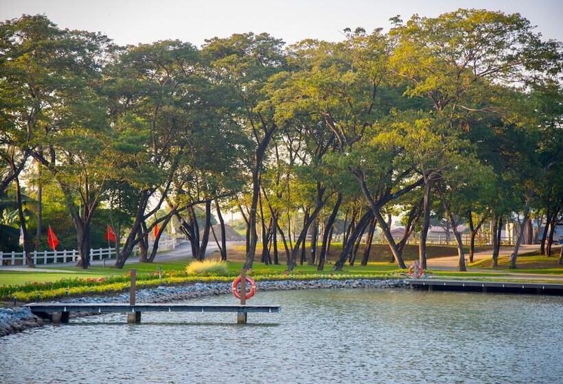 Tolopoti Hotel & Resort