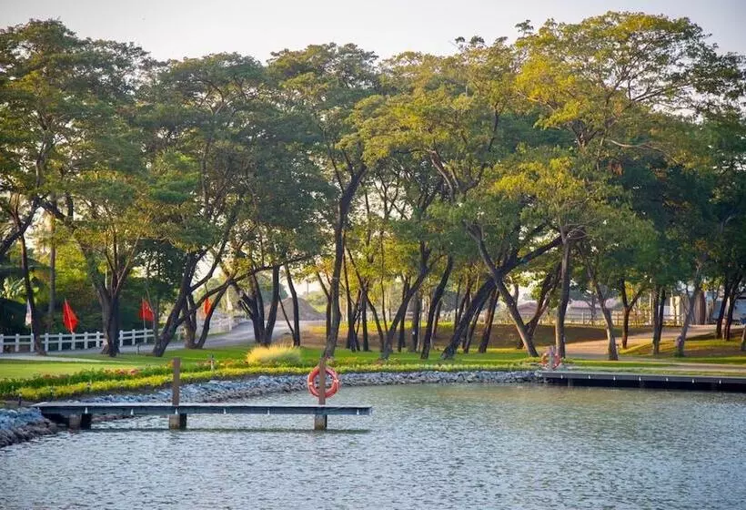 Tolopoti Hotel & Resort