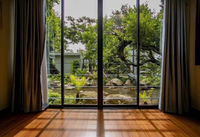 Tolopoti Hotel & Resort