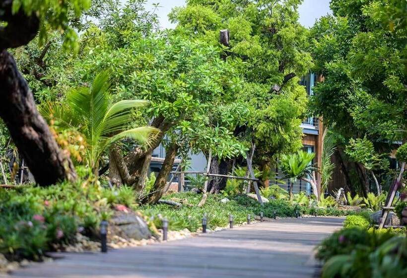 Tolopoti Hotel & Resort